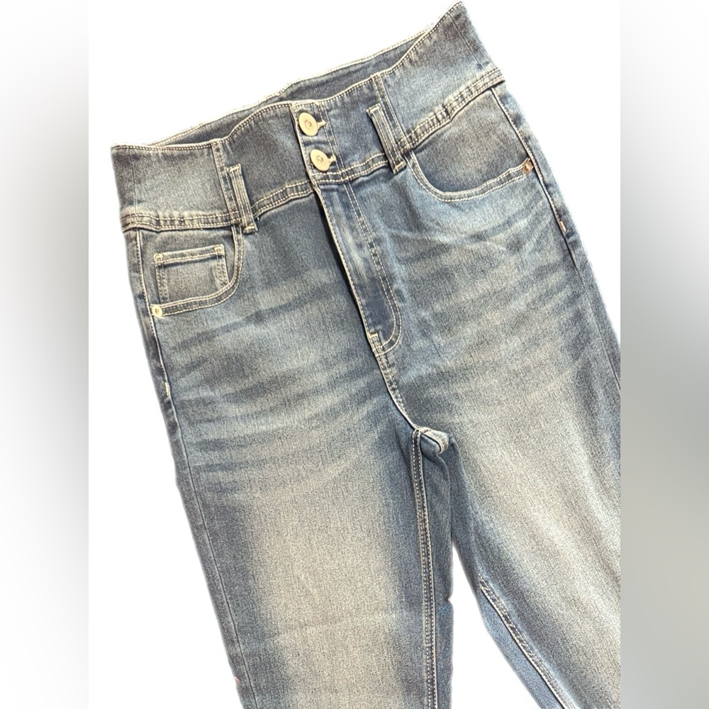 Relax Fit No Boundaries High Wasted Light Blue Denim Jeans Size 13